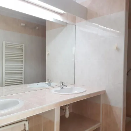 2 Pieces Avec Balcon Et Terrasse - A 50m - Clim, Wifi, Parking - Fr-1-466a-17 *